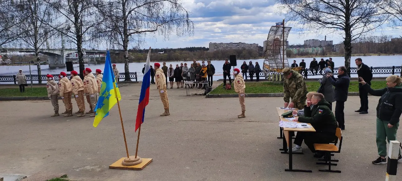 Городской смотр Почетных нарядов на Посту №1